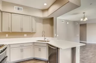 Photo #3: 2655186 Listing