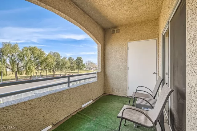 MLS: 2655193 Condo For Sale