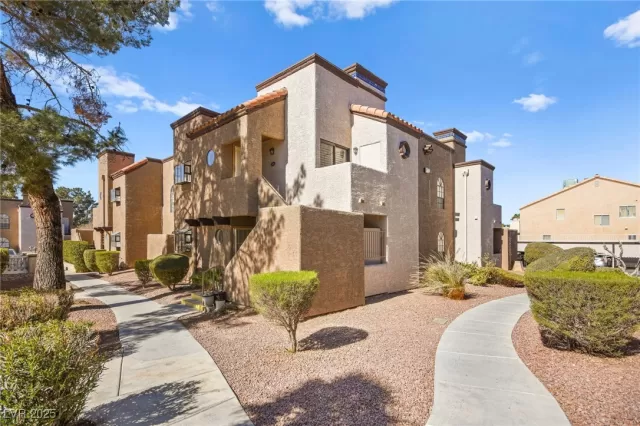 MLS: 2655231 Condo For Sale