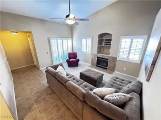 Photo #5: 2655237 Listing