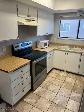 Photo #3: 2655266 Listing