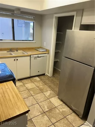 Photo #4: 2655266 Listing