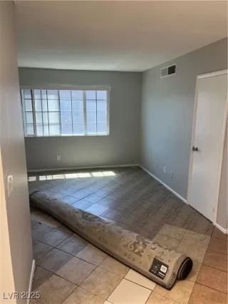 Photo #6: 2655266 Listing