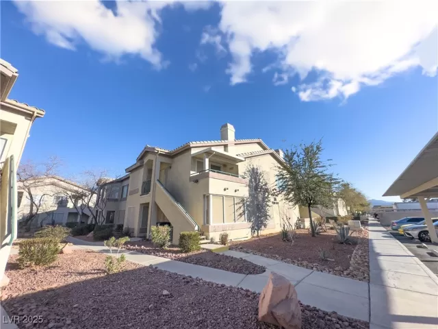 MLS: 2655271 Condo For Sale