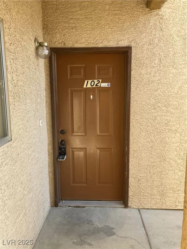 MLS: 2655307 Condo For Sale