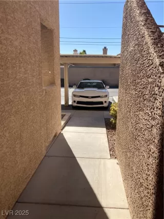 Photo #1: 2655307 Listing 