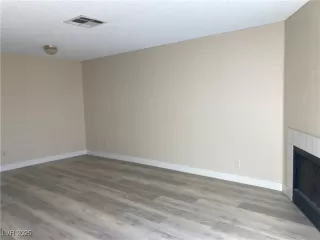 Photo #6: 2655307 Listing 