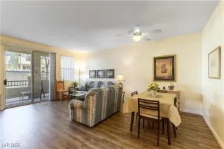 Photo #5: 2655315 Listing