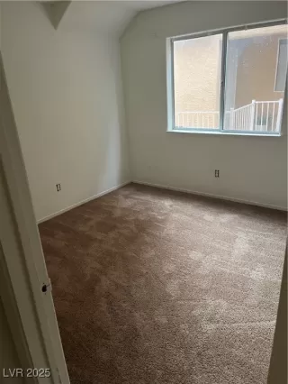 Photo #6: 2655364 Listing