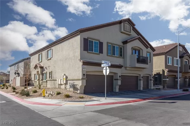 MLS: 2655370 Condo For Sale