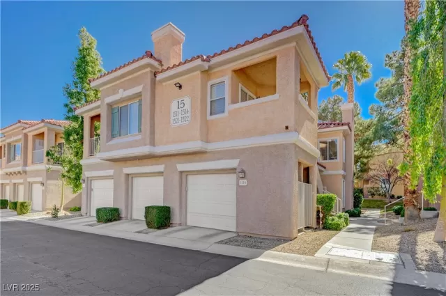 MLS: 2655404 Condo For Sale