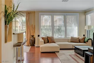 Photo #5: 2655404 Listing 