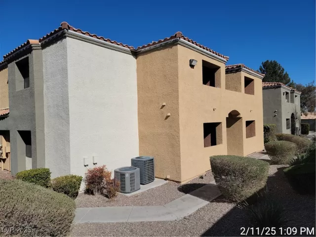 MLS: 2655496 Condo For Sale