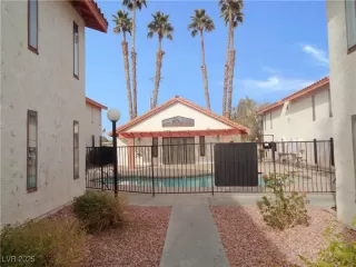 Photo #1: 2655500 Listing