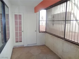 Photo #3: 2655500 Listing