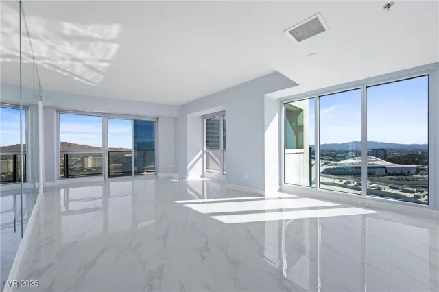 MLS: 2655517 Condo For Sale