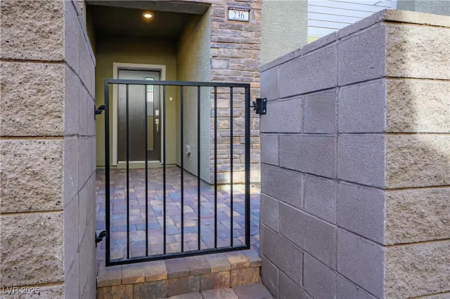 MLS: 2655521 Condo For Sale