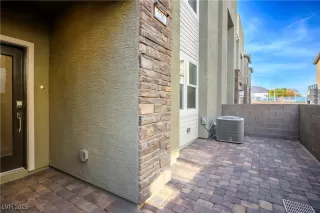 Photo #1: 2655521 Listing 