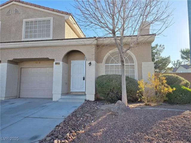 MLS: 2655526 Condo For Sale