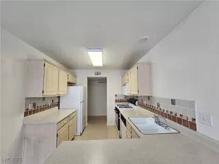 Photo #4: 2655526 Listing 