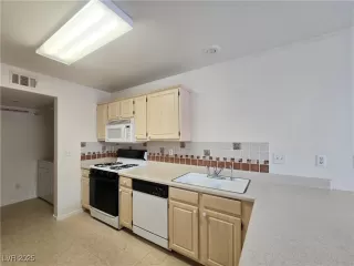 Photo #5: 2655526 Listing 