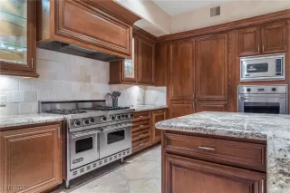 Photo #4: 2655536 Listing