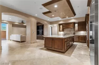 Photo #5: 2655536 Listing