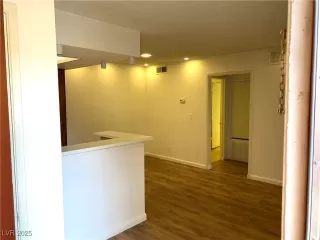 Photo #3: 2655551 Listing 