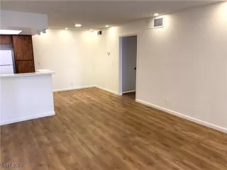 Photo #5: 2655551 Listing 