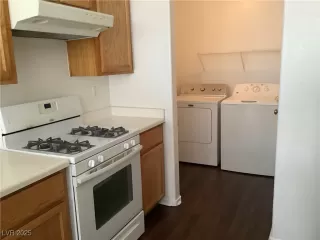 Photo #4: 2655553 Listing