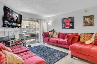 Photo #6: 2655567 Listing