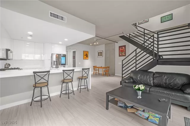 MLS: 2655586 Condo For Sale