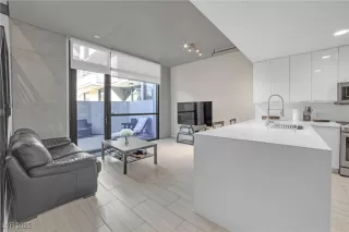 Photo #1: 2655586 Listing