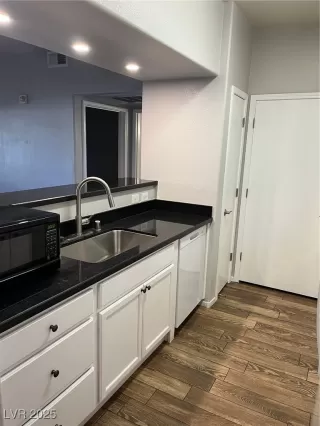 Photo #4: 2655606 Listing 