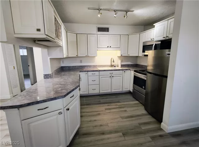MLS: 2655615 Condo For Sale