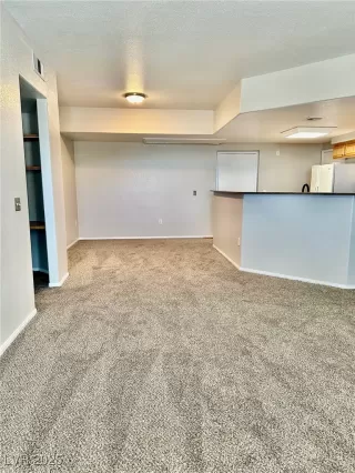 Photo #4: 2655616 Listing 