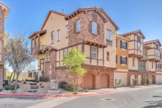 Photo #2: 2655638 Listing