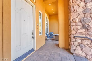 Photo #5: 2655638 Listing