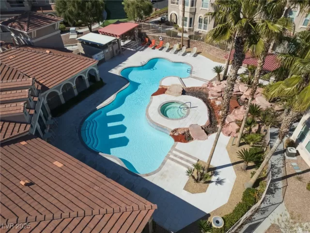 MLS: 2655644 Condo For Sale