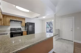 Photo #6: 2655645 Listing 