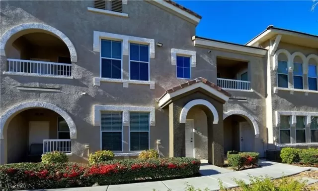 MLS: 2655667 Condo For Sale