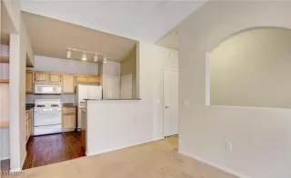 Photo #4: 2655667 Listing 