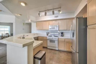 Photo #3: 2655712 Listing 