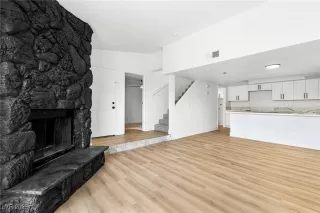 Photo #3: 2655714 Listing