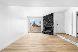 Photo #4: 2655714 Listing