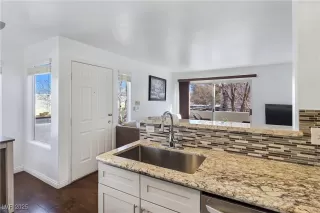 Photo #2: 2655720 Listing 