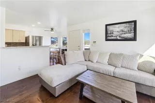 Photo #3: 2655720 Listing 