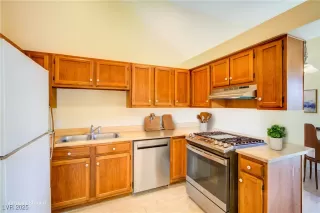 Photo #3: 2655722 Listing