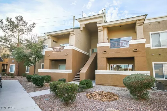 MLS: 2655731 Condo For Sale