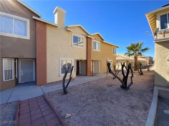 MLS: 2655735 Condo For Sale